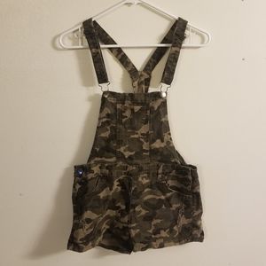 Camo print overall shorts
